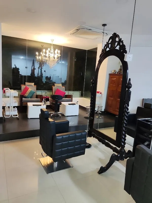 SALON SQUEEZE - THE BEST HAIRSTYLIST IN BANGALORE / THE BEST SALON IN BANGALORE