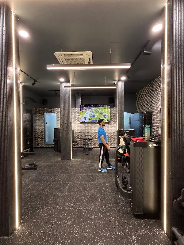 Midtown Fitness marine lines