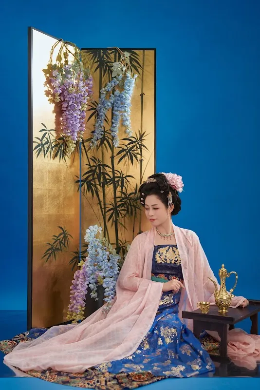 Dressed up Dreams Photo Studio