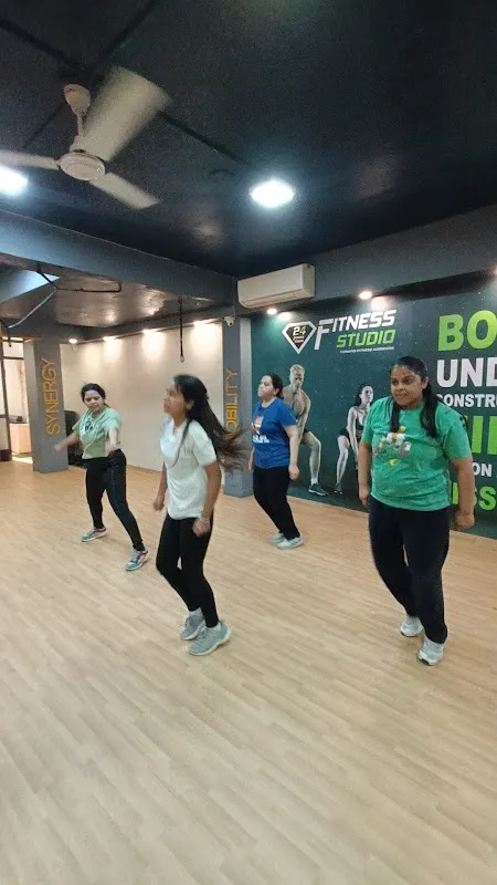 24 FITNESS STUDIO