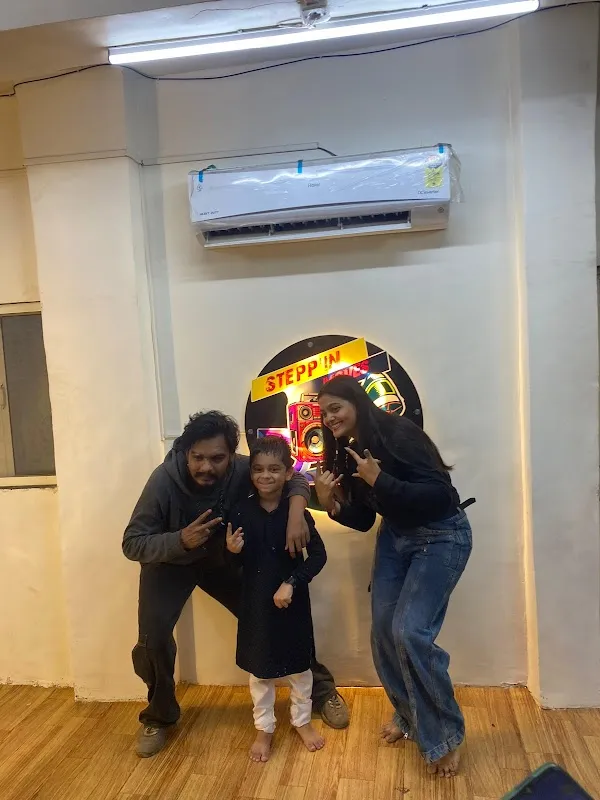 Steppin moves dance studio