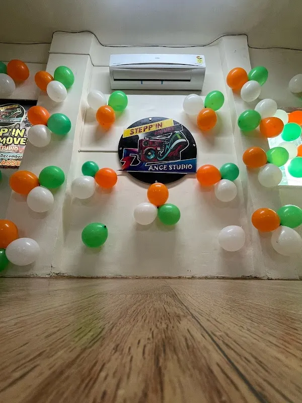 Steppin moves dance studio