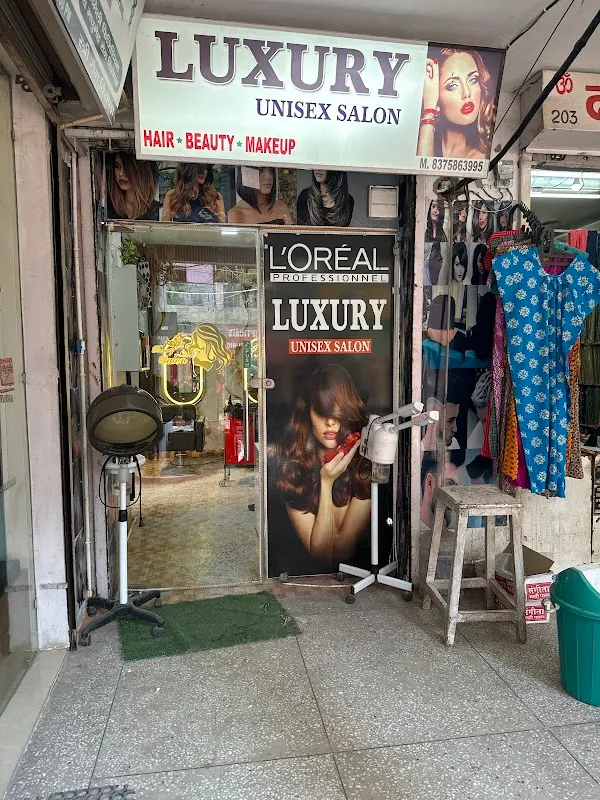 Luxury Unisex Saloon