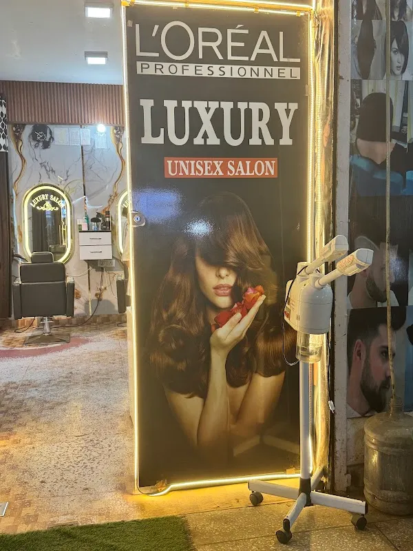 Luxury Unisex Saloon