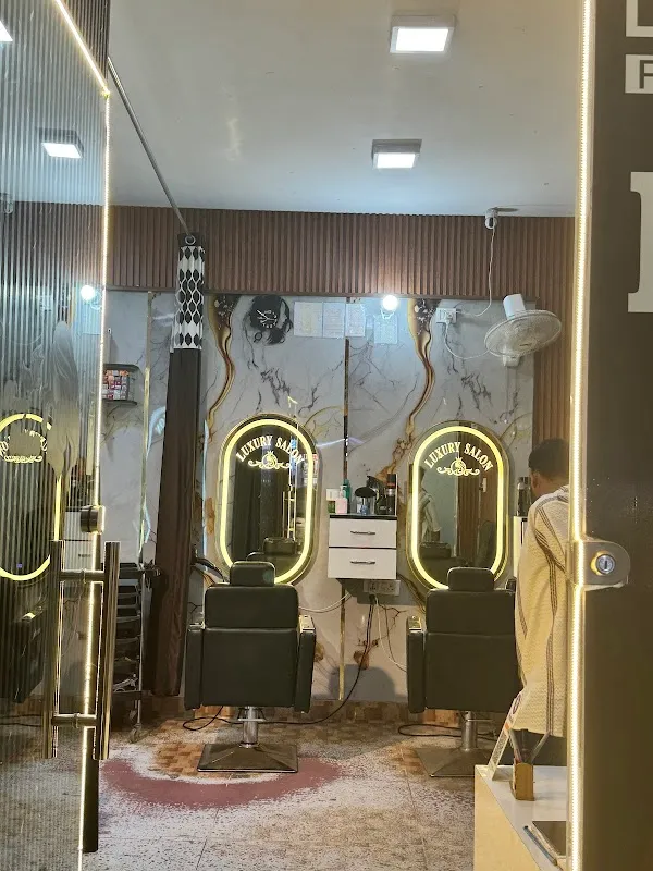 Luxury Unisex Saloon
