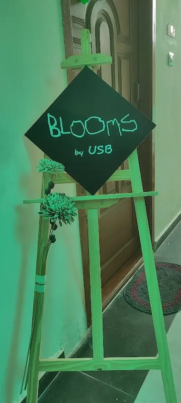 BLOOMS BY USB