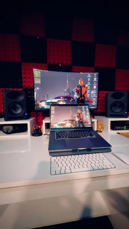 7 Studios