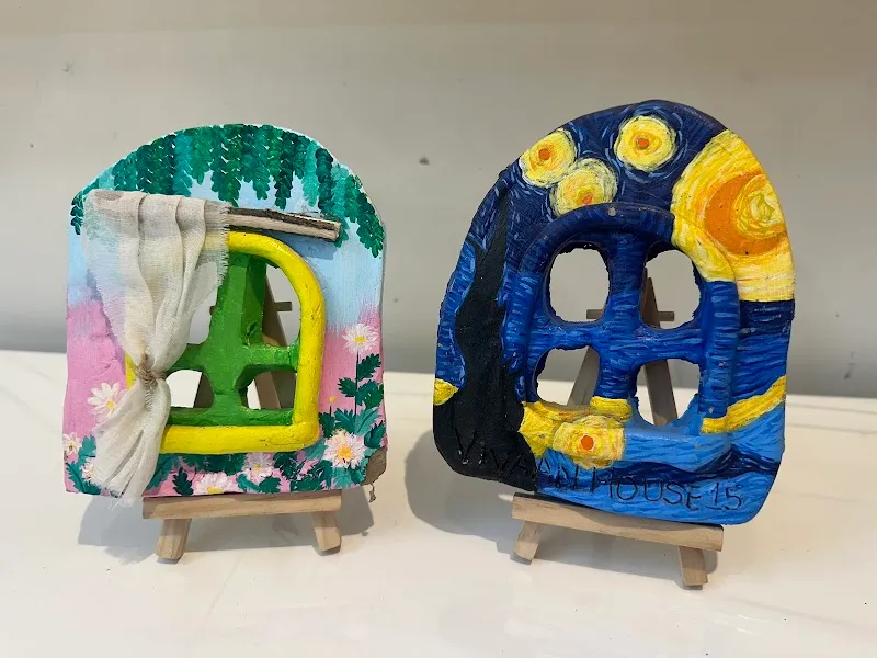 Artisans - The Community Art Studio