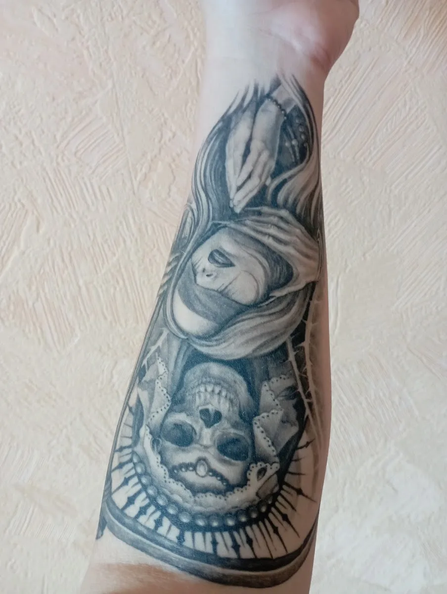 LOOK AT Tattoo