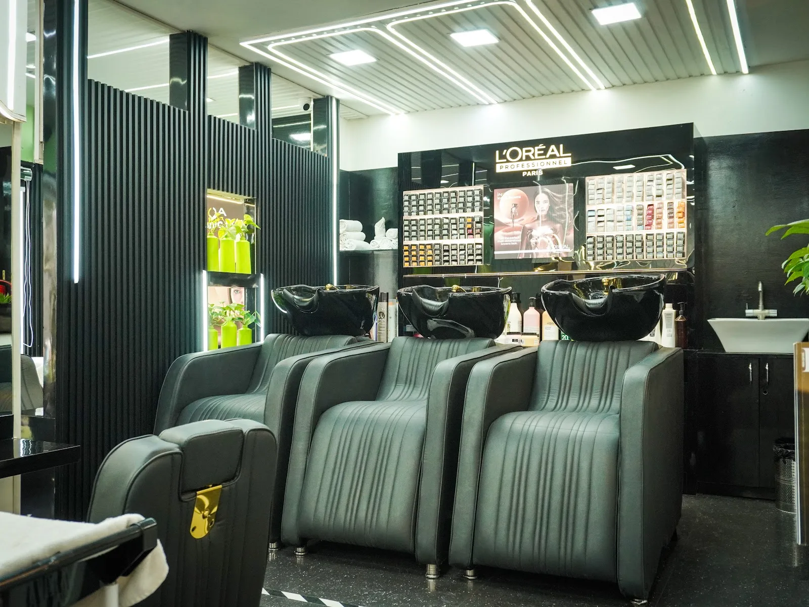 S Salon
