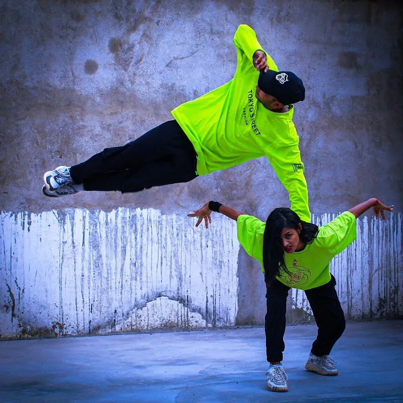 S DANCE STUDIO