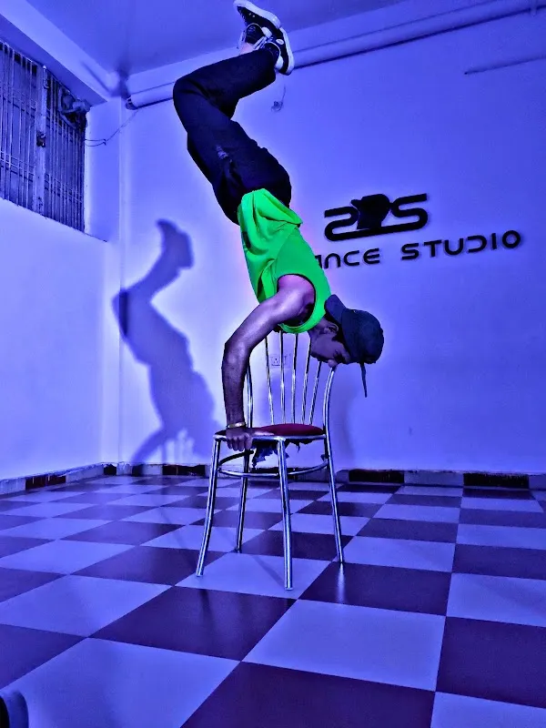 S DANCE STUDIO
