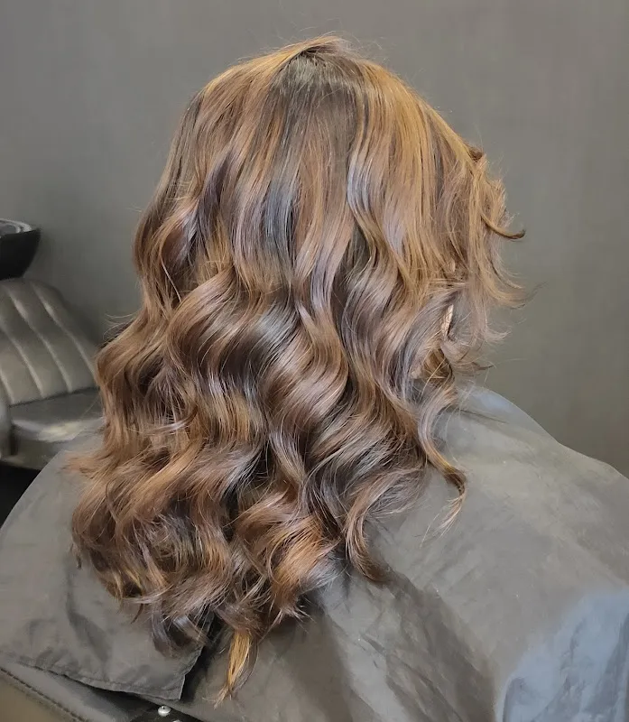 FLICKSS & CURLSS SALON