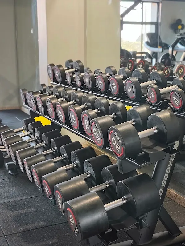 FITNESS ENGINE The Hardcore Gym
