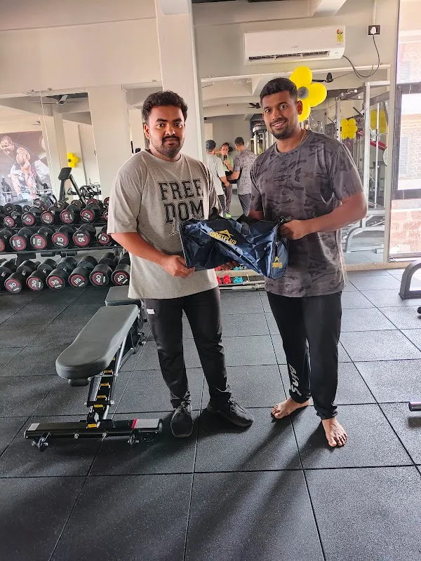 FITNESS ENGINE The Hardcore Gym