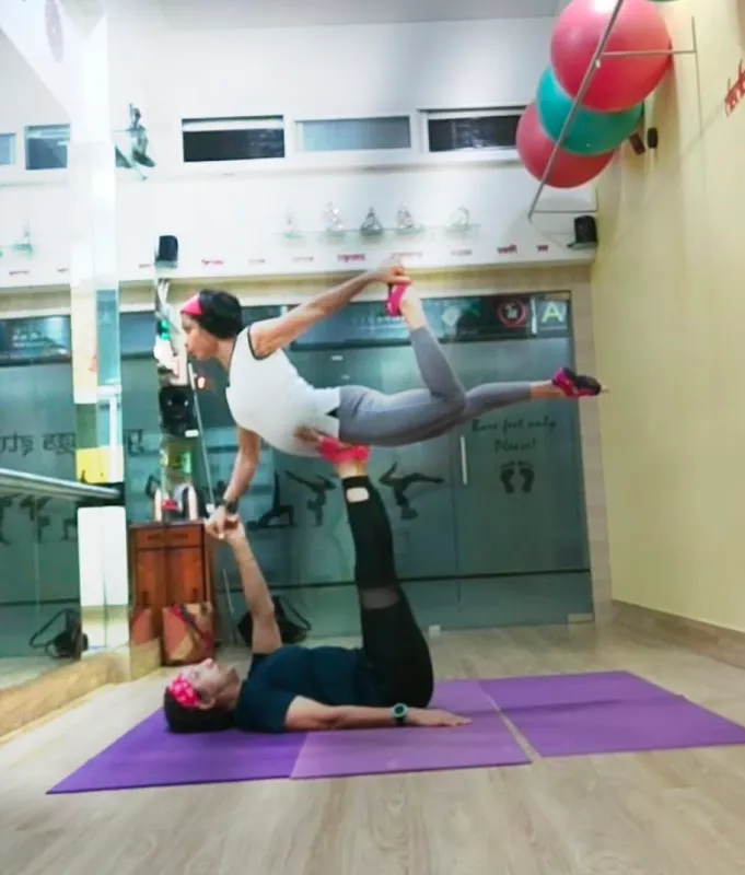 ROLLY'S YOGA