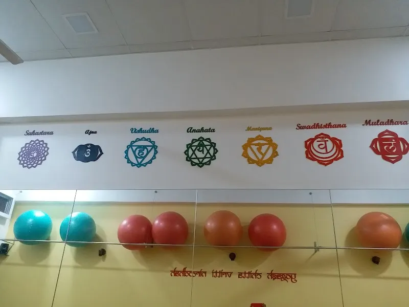 ROLLY'S YOGA