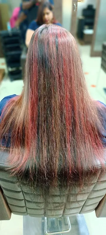 Dhanne's professional unisex salon & spa