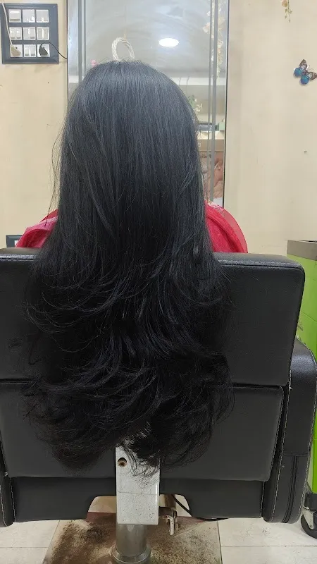 Dhanne's professional unisex salon & spa