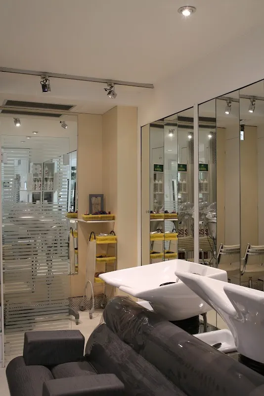 Jean Beynel Salon