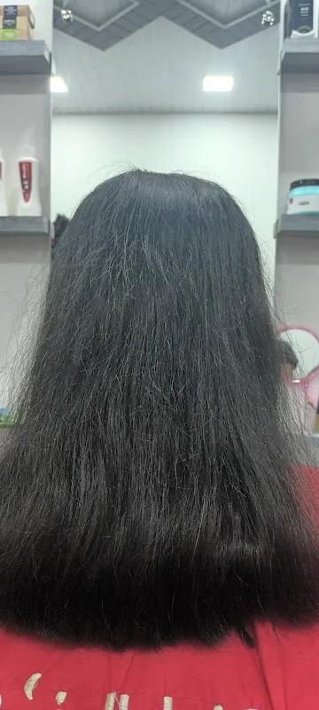 V square Salon