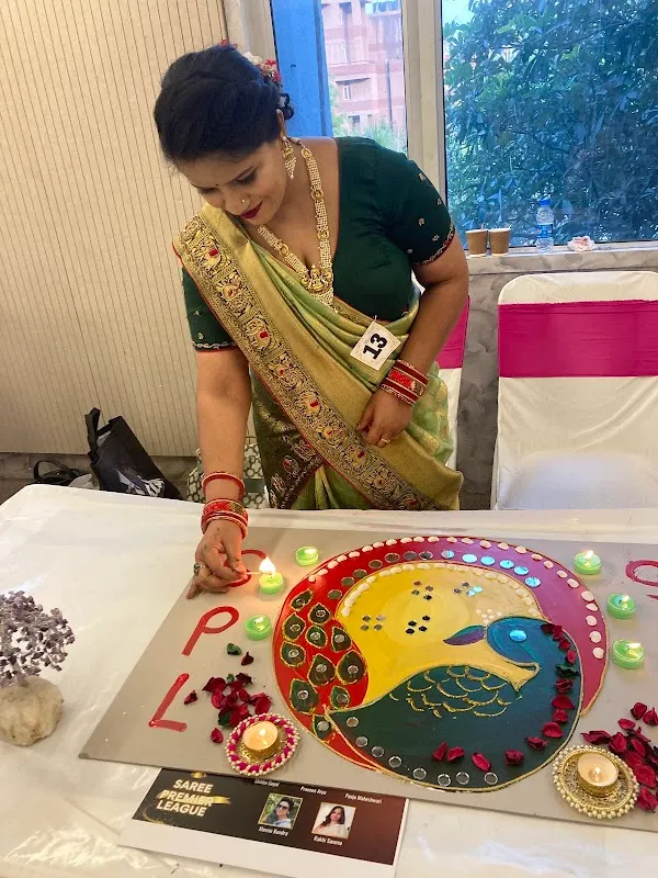 Dhuruvi art studio