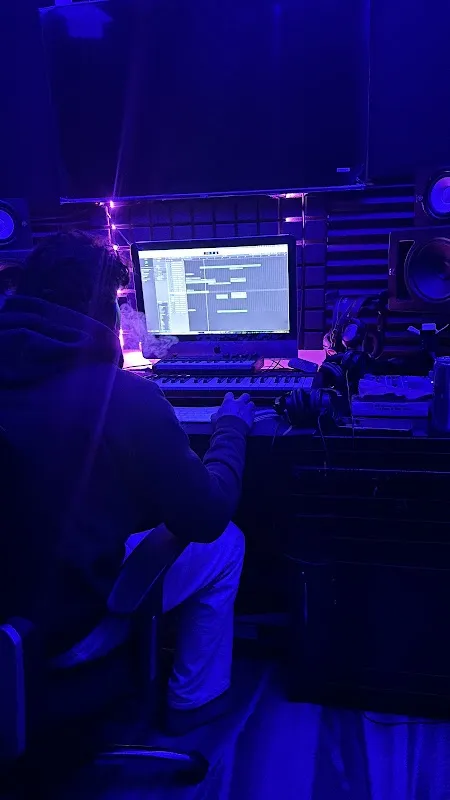 7 String Studios - Music Production & Recording Studio