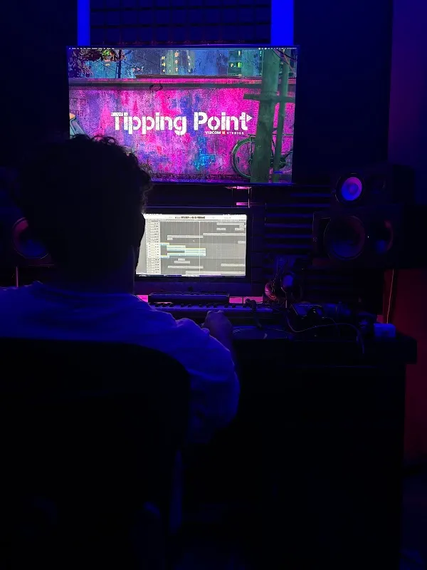 7 String Studios - Music Production & Recording Studio