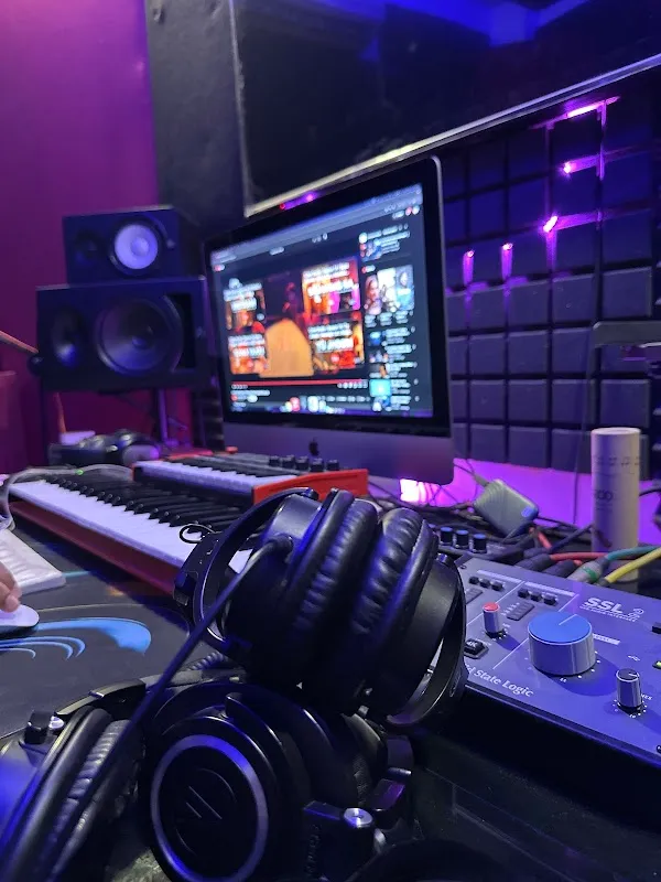 7 String Studios - Music Production & Recording Studio