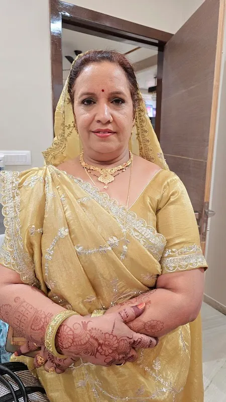 Dulhan Beauty salon (Archana khandal)