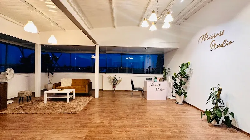 Mirrors Studio