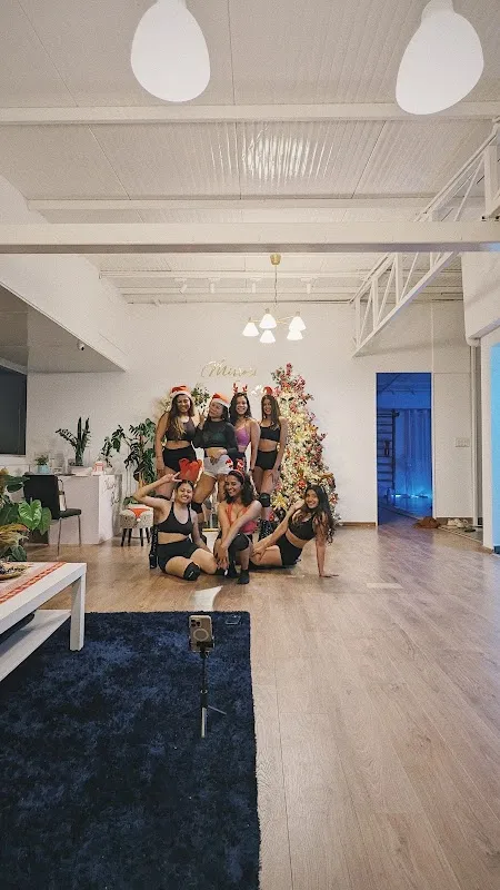 Mirrors Studio