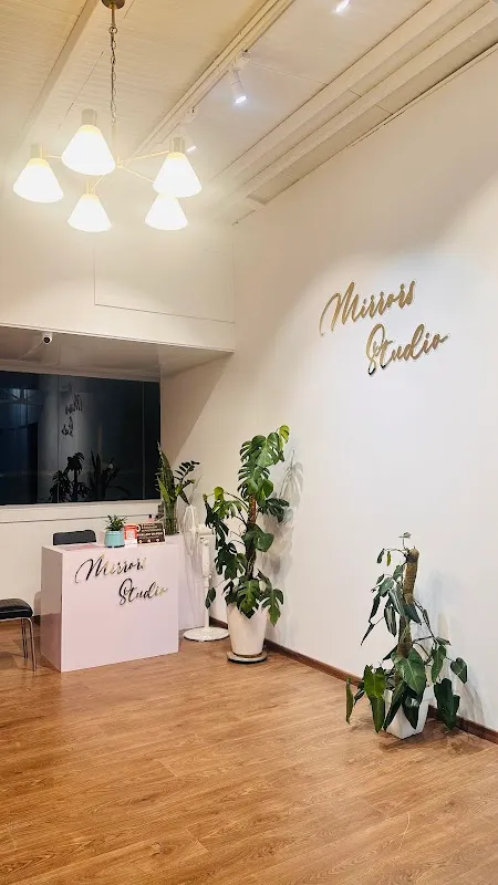 Mirrors Studio