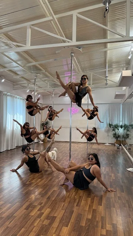 Mirrors Studio