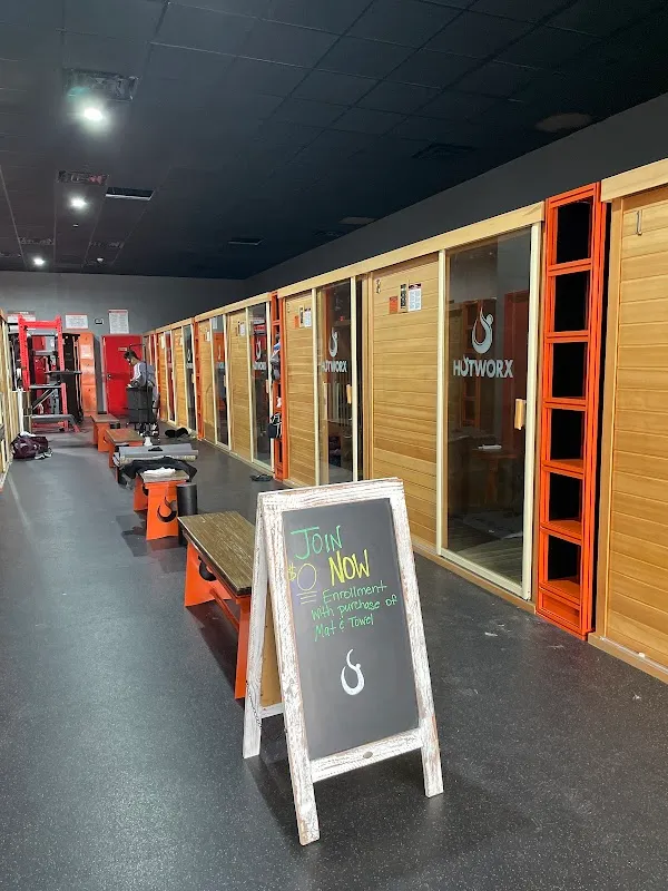 HOTWORX - Dallas, TX - Addison