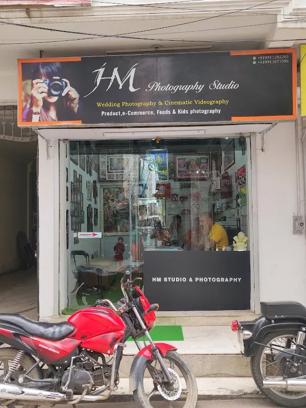 HM PHOTOGRAPHY STUDIO