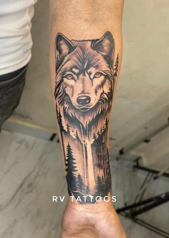 Rv Tattoos studio and classes
