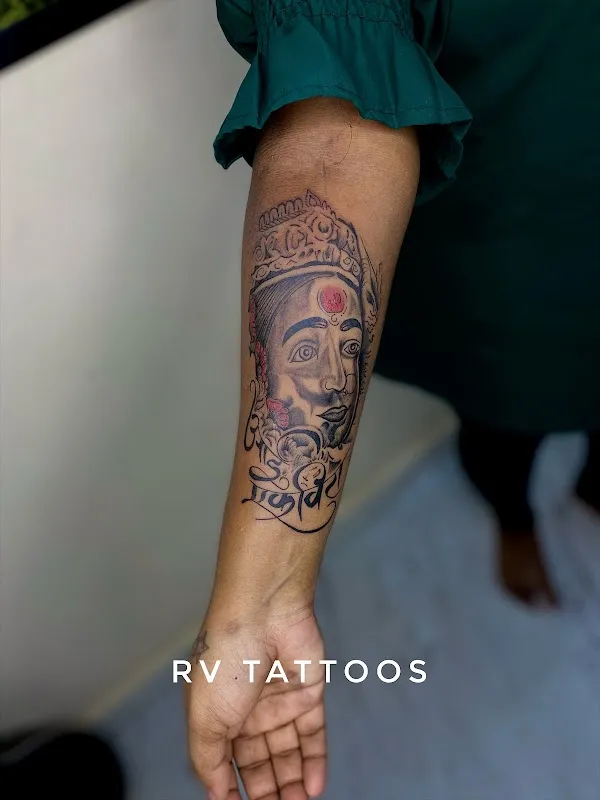 Rv Tattoos studio and classes