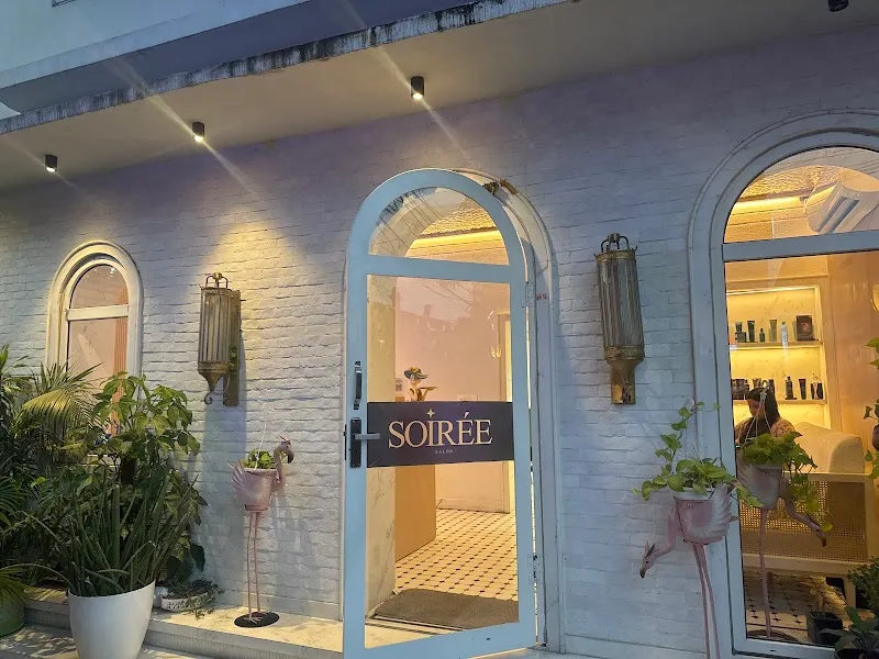 SOIRÉE | The Best Unisex Salon in Jaipur