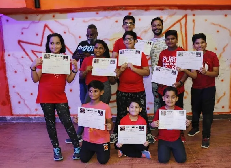 RR DANCE ACADEMY