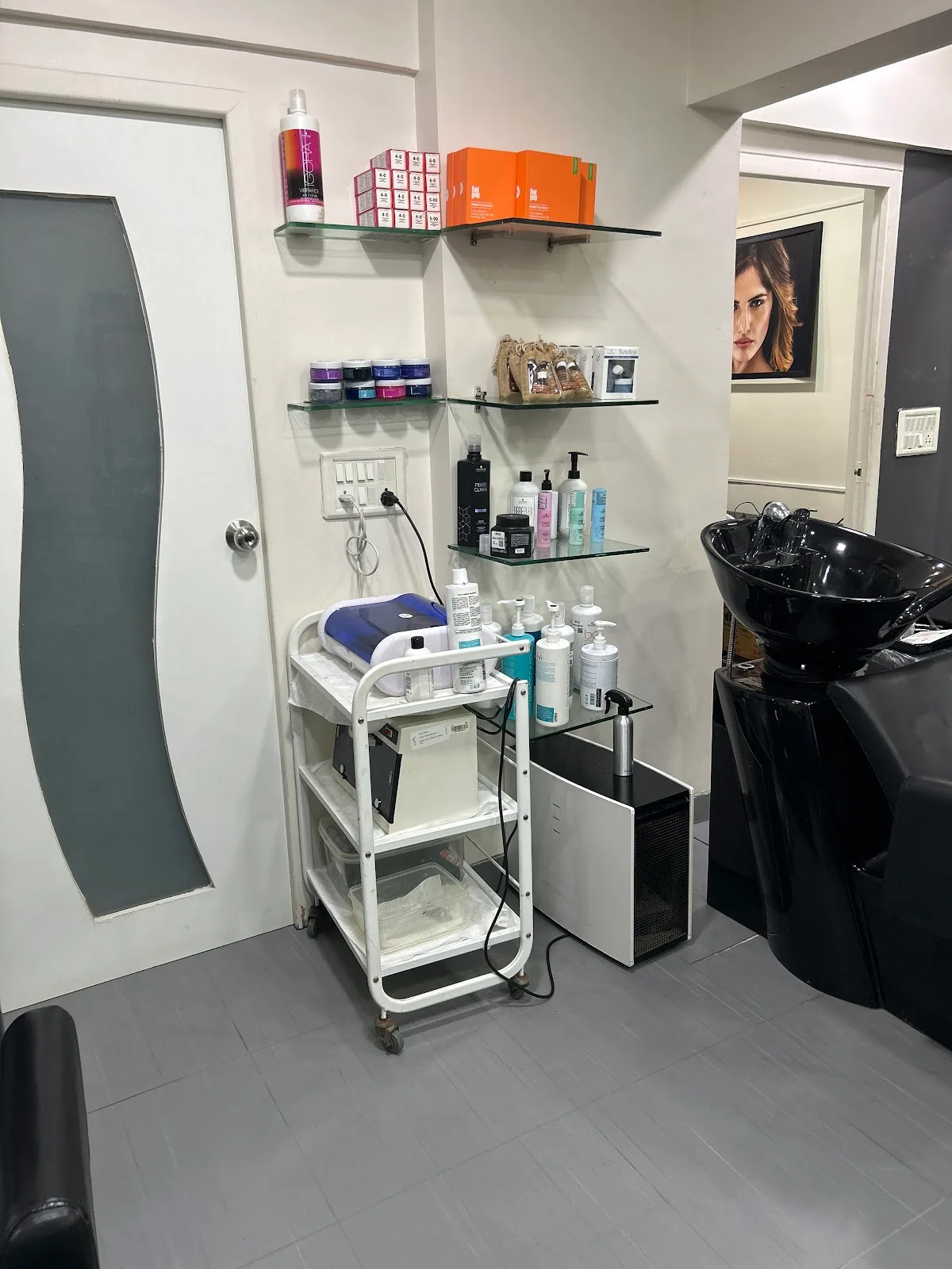 Lakme Salon For Him and Her in Chincholi Bunder,Malad,Mumbai