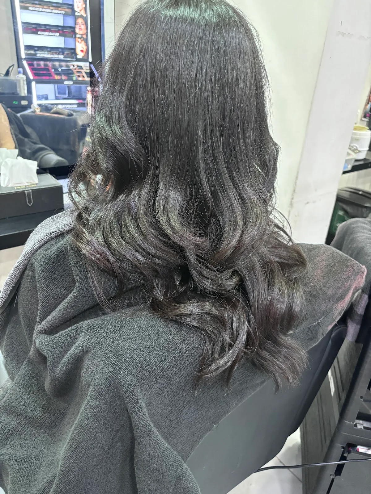 Lakme Salon For Him and Her in Chincholi Bunder,Malad,Mumbai