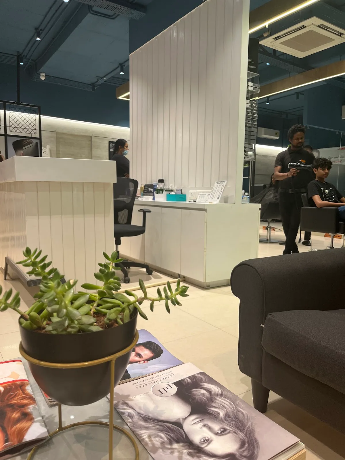 Delounge Salon Nallagandla for Hair , skin , Nails & Makeup