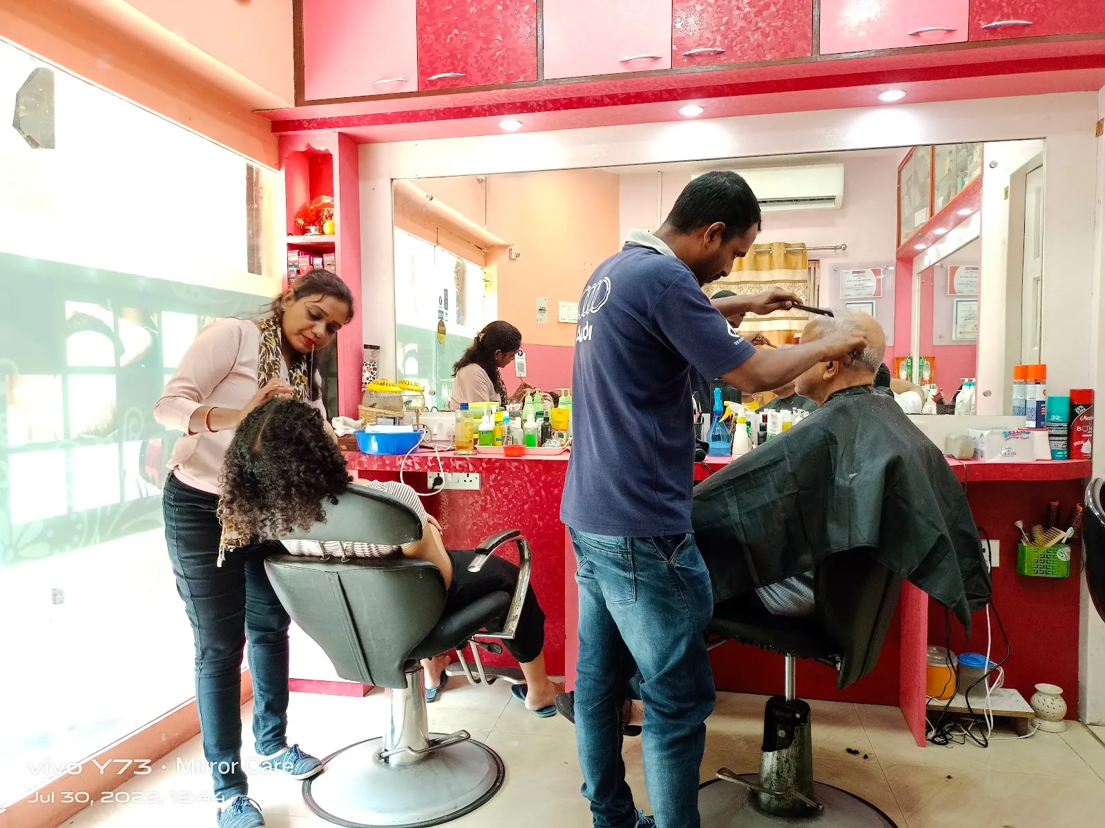 Mirror Care (Beauty Parlour & Family Salon)