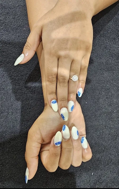 Geetanjali Salon - Vishal Mall, New Delhi