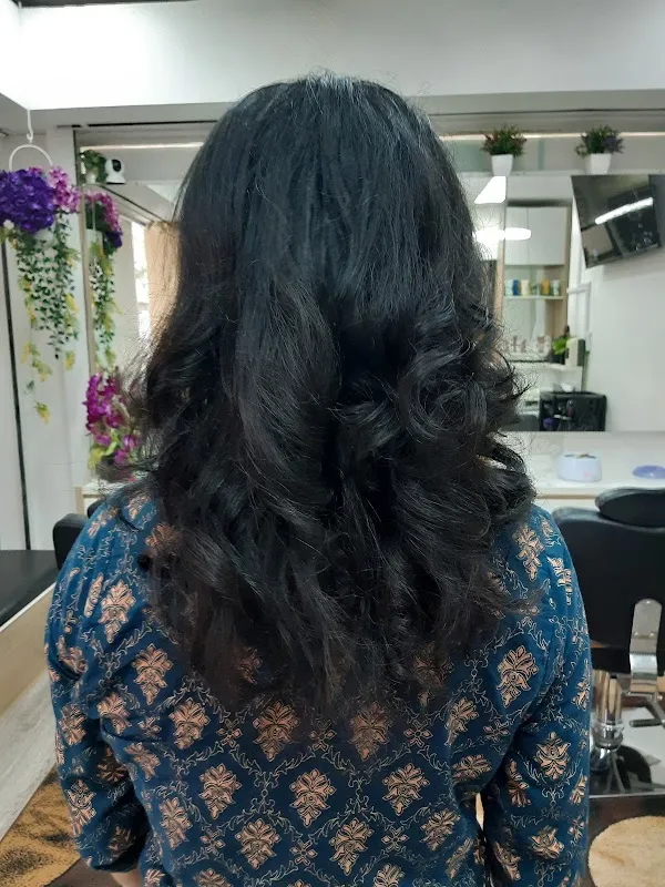 Shahnaaz Beauty Salon