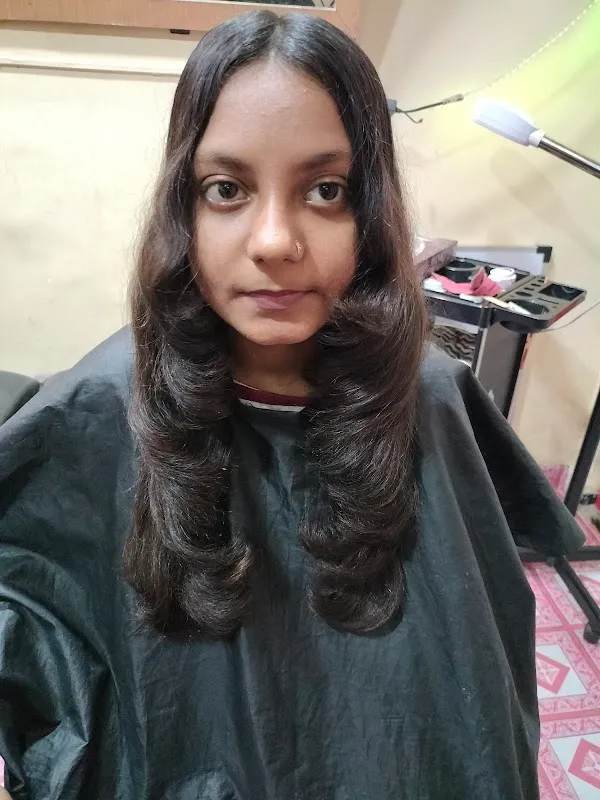 Khushi Beauty Salon & Classes