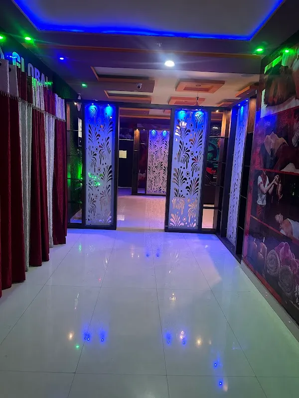 𝗚𝗟𝗢𝗕𝗔𝗟 𝗦𝗣𝗔 & 𝗦𝗔𝗟𝗢𝗡 𝗣𝘃𝘁. 𝗟𝘁𝗱. - Best Spa in Jhansi/Massage Centre/Body Spa in Jhansi