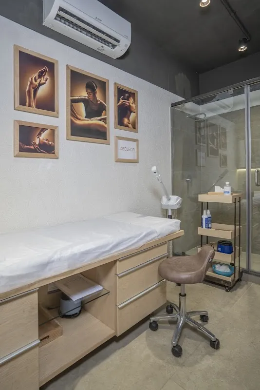 Enrich Salon Goregaon W Kumud Nagar