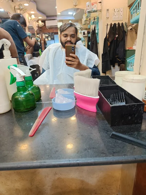 Munna Ideal Salon | Best Hairdresser Parlour in Howrah/Kolkata